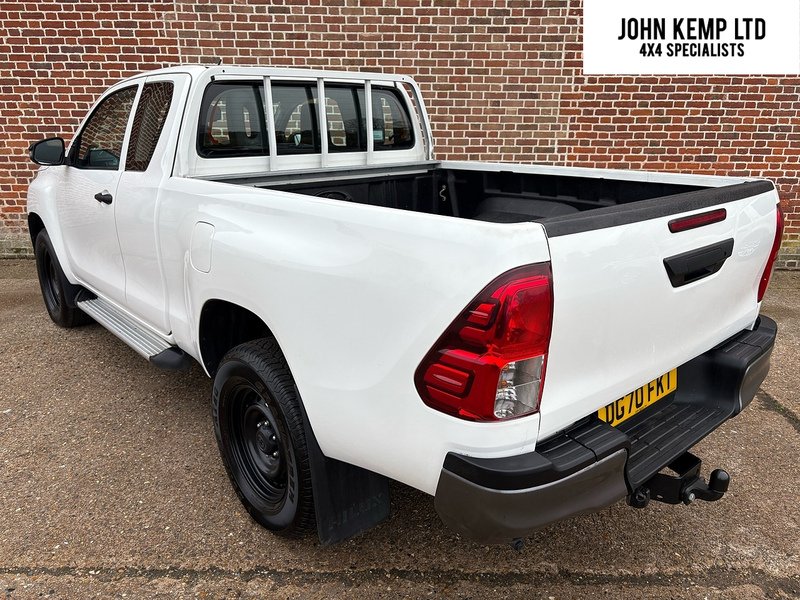 Toyota Hilux Active Extra Cab Pickup 2.4 Manual Diesel