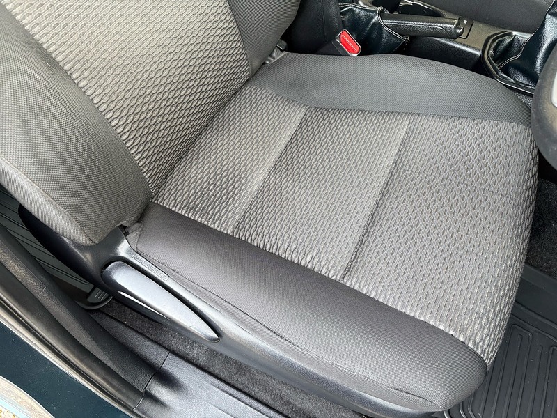 Toyota 2.4 D-4D Active Pickup Double Cab 4dr Diesel Manual 4WD Euro 6 (s/s) (150 ps)