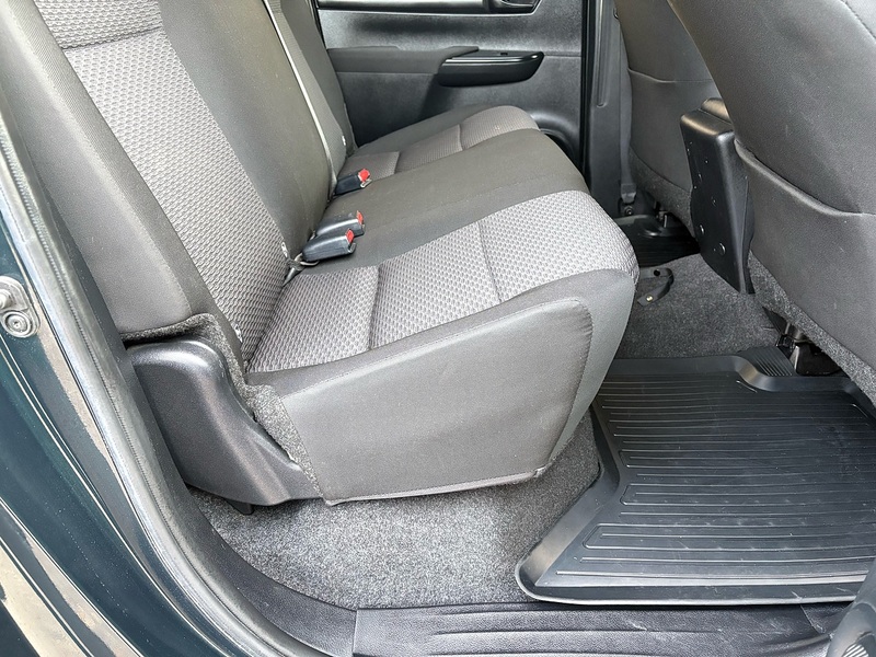 Toyota 2.4 D-4D Active Pickup Double Cab 4dr Diesel Manual 4WD Euro 6 (s/s) (150 ps)