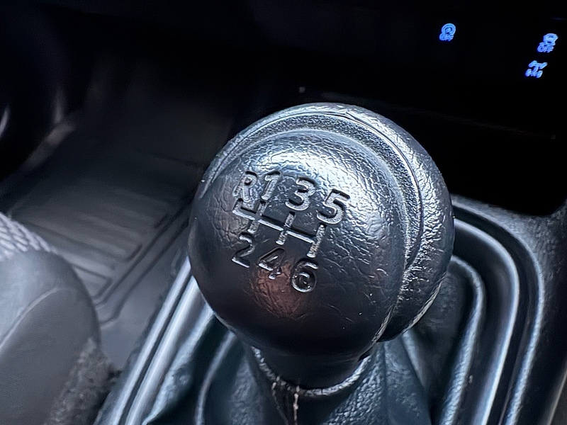 Toyota 2.4 D-4D Active Pickup Double Cab 4dr Diesel Manual 4WD Euro 6 (s/s) (150 ps)