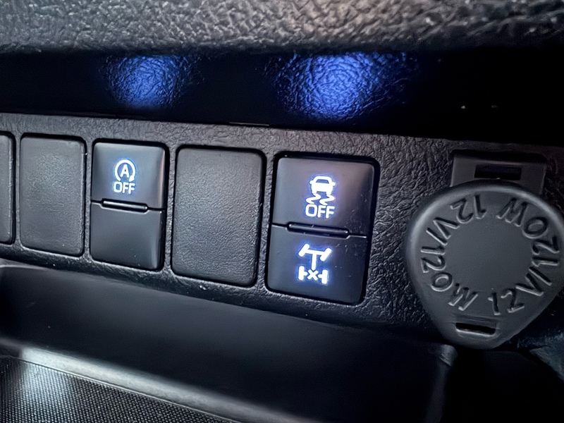 Toyota 2.4 D-4D Active Pickup Double Cab 4dr Diesel Manual 4WD Euro 6 (s/s) (150 ps)