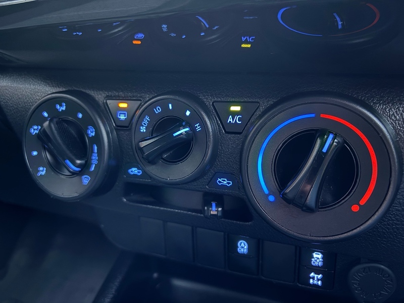 Toyota 2.4 D-4D Active Pickup Double Cab 4dr Diesel Manual 4WD Euro 6 (s/s) (150 ps)