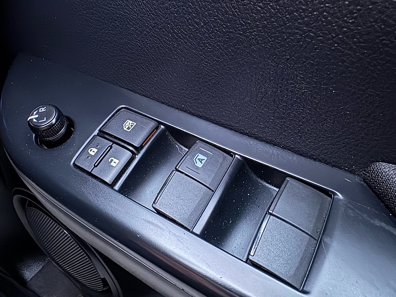 Toyota 2.4 D-4D Active Pickup Double Cab 4dr Diesel Manual 4WD Euro 6 (s/s) (150 ps)