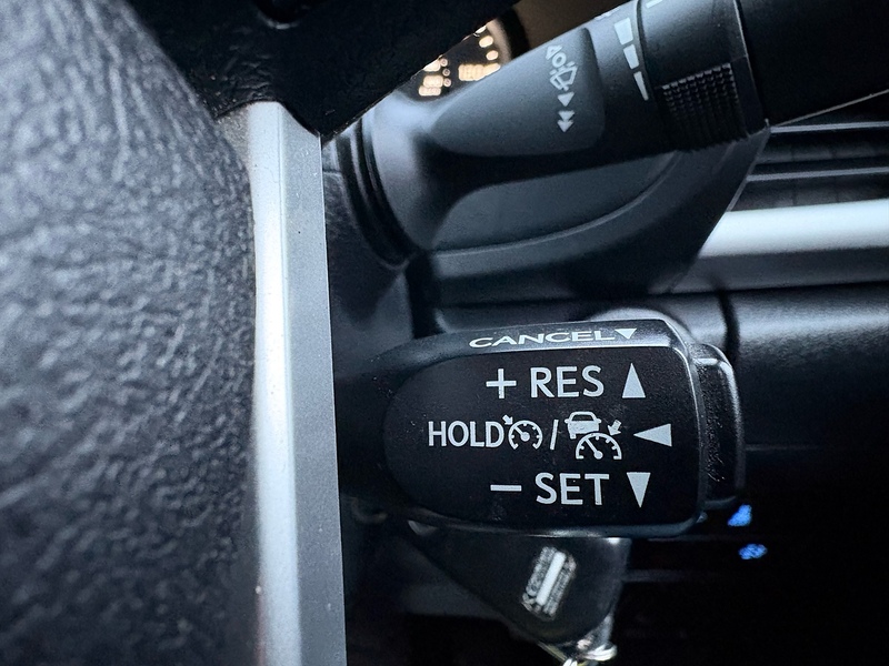 Toyota 2.4 D-4D Active Pickup Double Cab 4dr Diesel Manual 4WD Euro 6 (s/s) (150 ps)