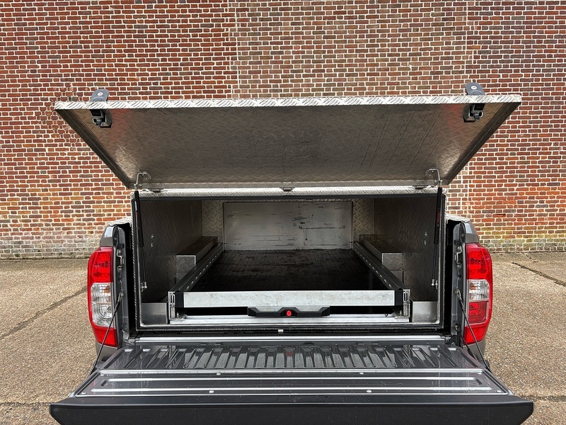 Nissan 2.3 dCi Tekna Pickup Double Cab 4dr Diesel Auto 4WD Euro 6 (190 ps)