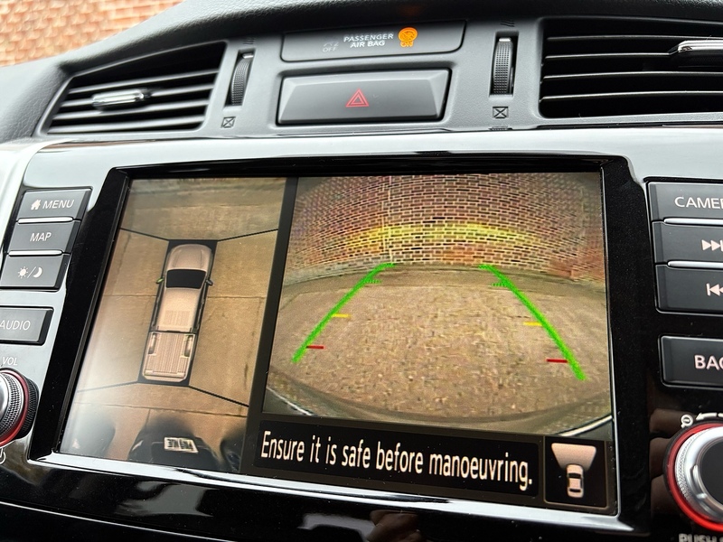 Nissan 2.3 dCi Tekna Pickup Double Cab 4dr Diesel Auto 4WD Euro 6 (190 ps)