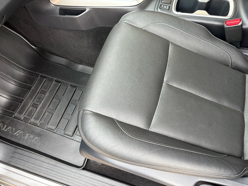 Nissan 2.3 dCi Tekna Pickup Double Cab 4dr Diesel Auto 4WD Euro 6 (190 ps)