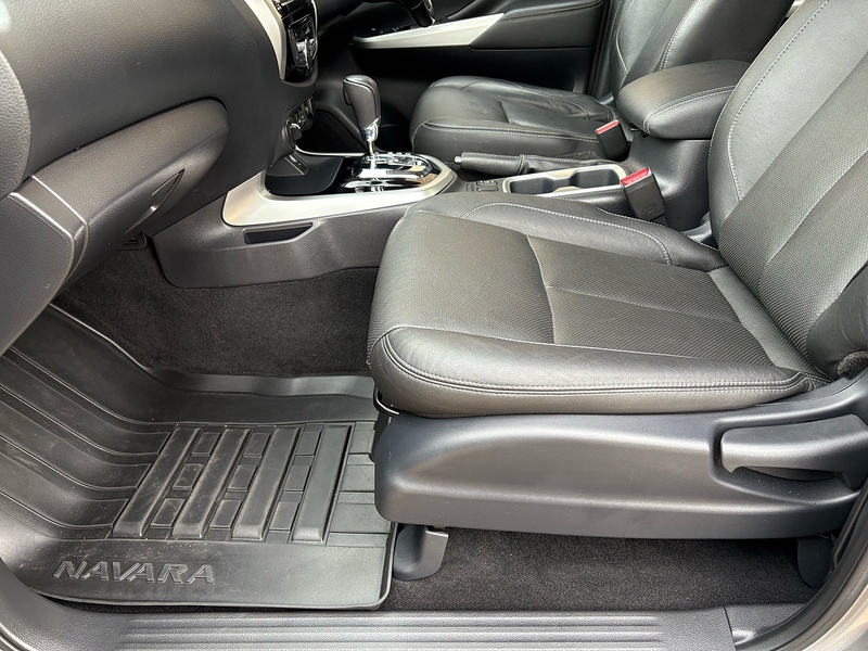 Nissan 2.3 dCi Tekna Pickup Double Cab 4dr Diesel Auto 4WD Euro 6 (190 ps)