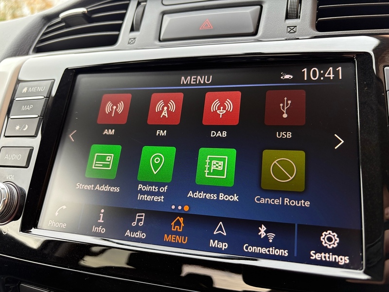 Nissan 2.3 dCi Tekna Pickup Double Cab 4dr Diesel Auto 4WD Euro 6 (190 ps)