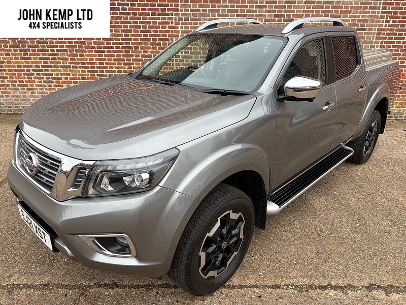 Nissan 2.3 dCi Tekna Pickup Double Cab 4dr Diesel Auto 4WD Euro 6 (190 ps)