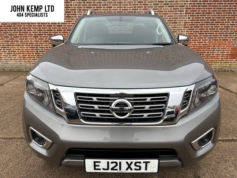Nissan 2.3 dCi Tekna Pickup Double Cab 4dr Diesel Auto 4WD Euro 6 (190 ps)