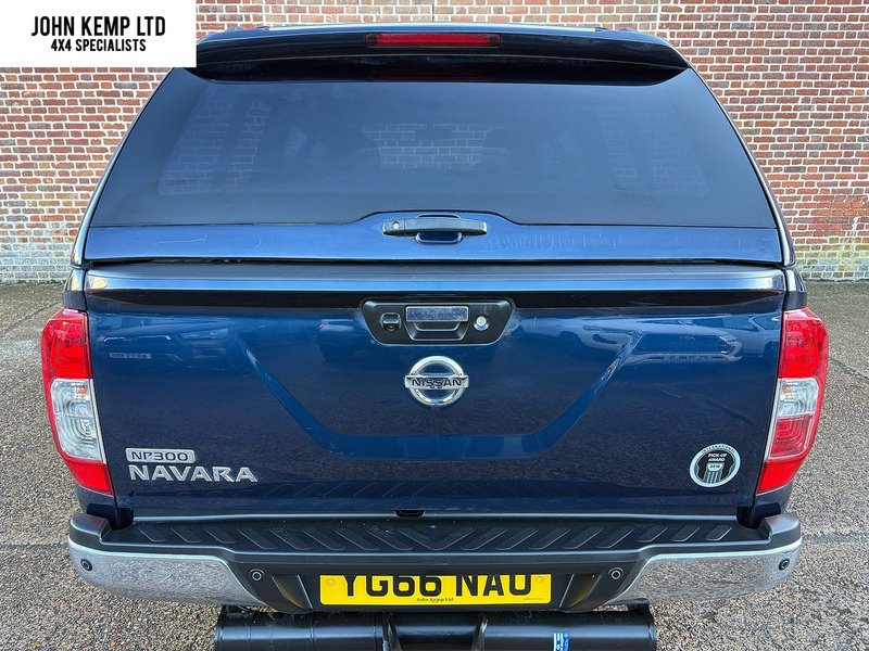 Nissan dCi Tekna Pickup 2.3 Automatic Diesel