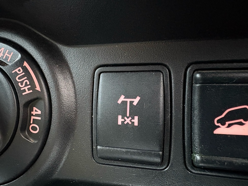 Nissan dCi Tekna Pickup 2.3 Automatic Diesel