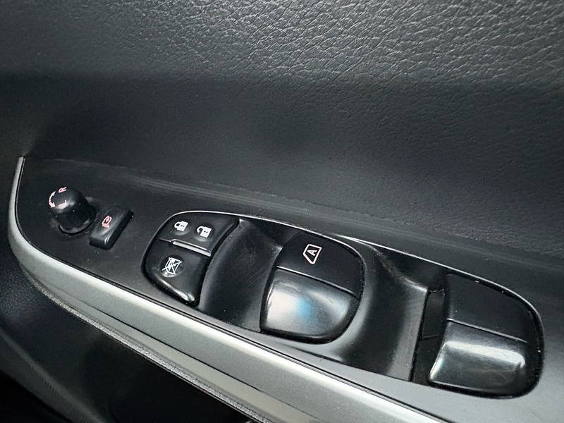 Nissan dCi Tekna Pickup 2.3 Automatic Diesel