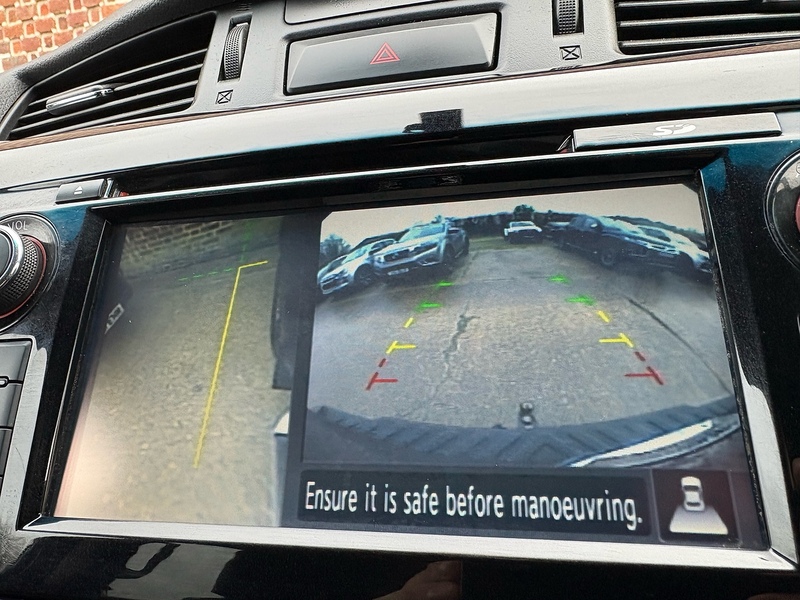 Nissan dCi Tekna Pickup 2.3 Automatic Diesel