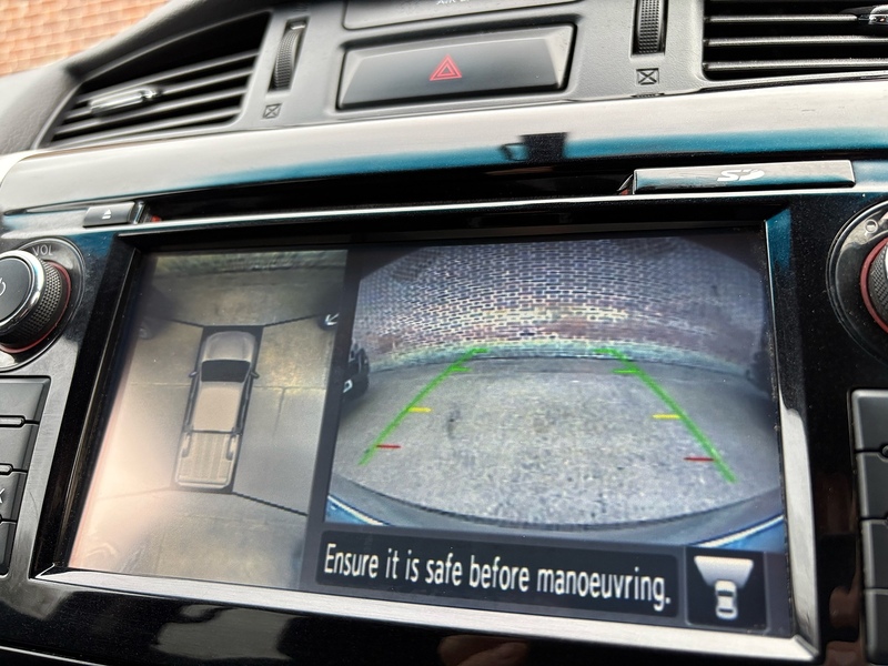 Nissan dCi Tekna Pickup 2.3 Automatic Diesel