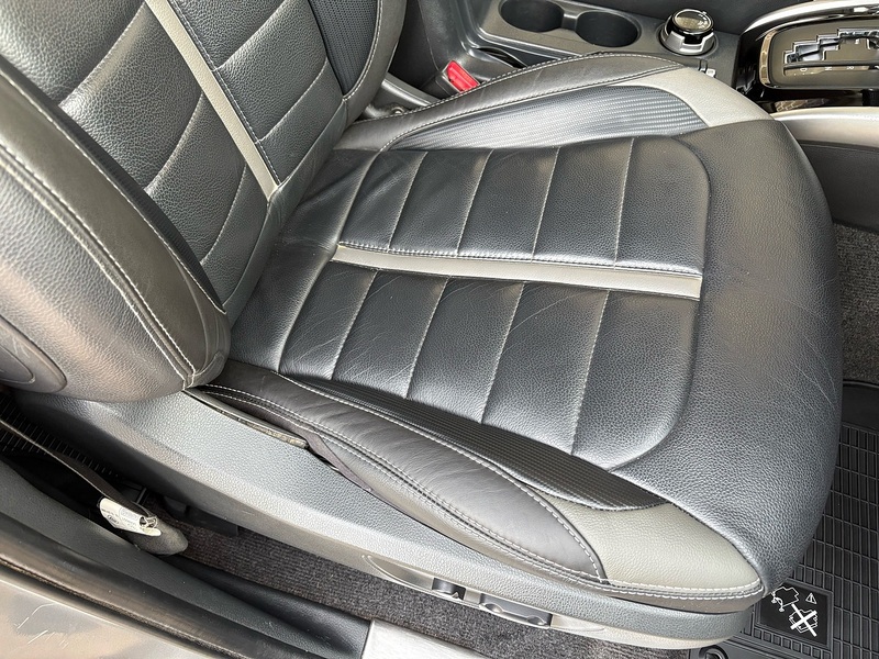 Mitsubishi No Standard Specification or Optional Extras.