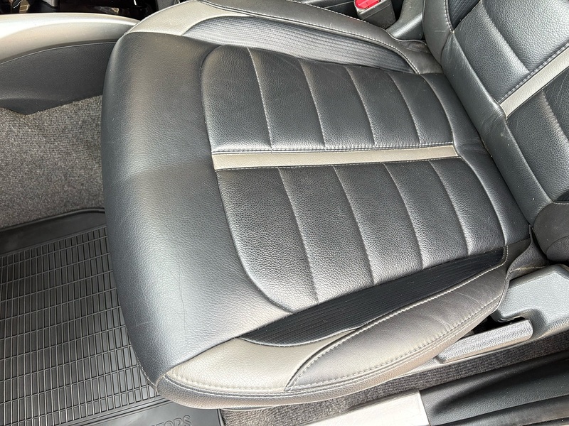 Mitsubishi No Standard Specification or Optional Extras.