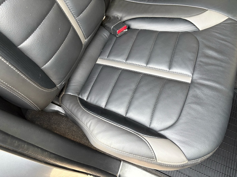 Mitsubishi No Standard Specification or Optional Extras.