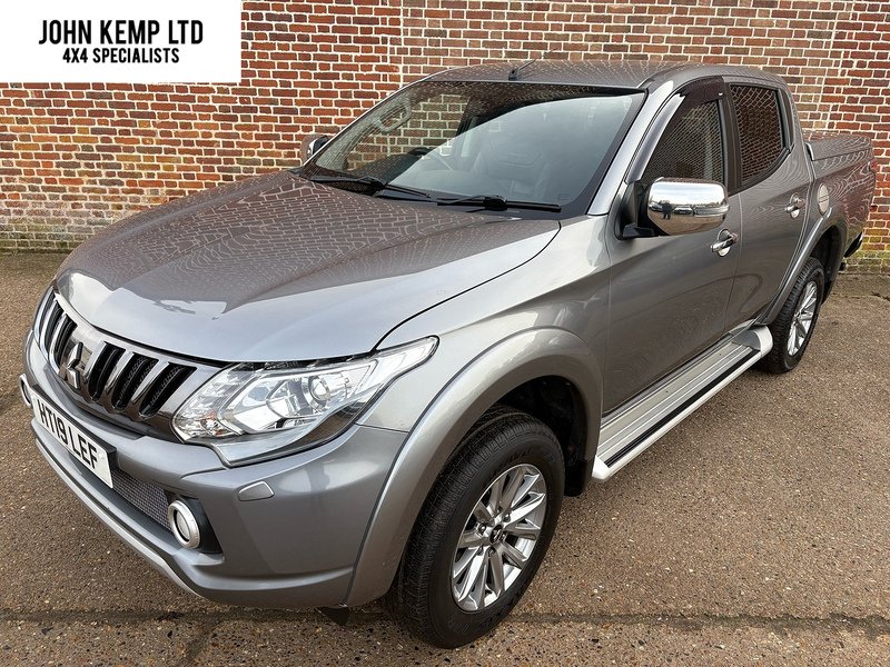 Mitsubishi No Standard Specification or Optional Extras.