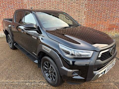 2.8 D-4D Invincible X Pickup Double Cab 4dr Diesel Auto 4WD Euro 6 (s/s) (204 ps)