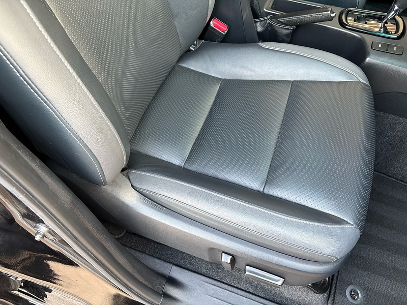 Toyota 2.8 D-4D Invincible X Pickup Double Cab 4dr Diesel Auto 4WD Euro 6 (s/s) (204 ps)