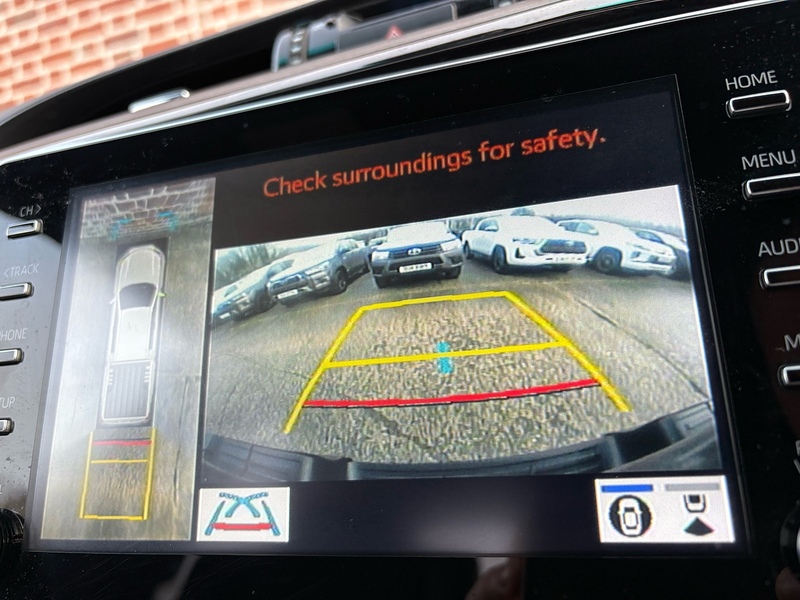 Toyota 2.8 D-4D Invincible X Pickup Double Cab 4dr Diesel Auto 4WD Euro 6 (s/s) (204 ps)