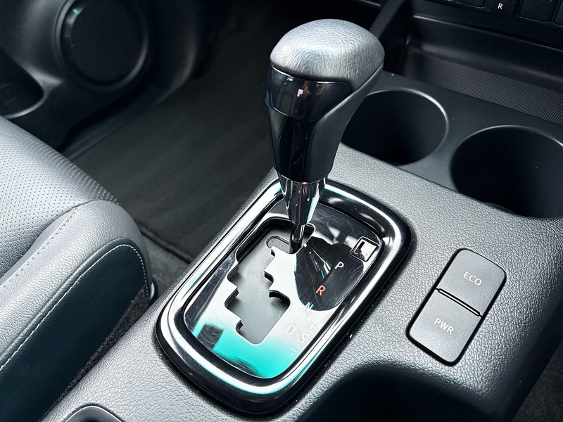 Toyota 2.8 D-4D Invincible X Pickup Double Cab 4dr Diesel Auto 4WD Euro 6 (s/s) (204 ps)