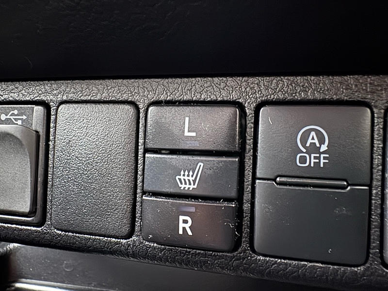 Toyota 2.8 D-4D Invincible X Pickup Double Cab 4dr Diesel Auto 4WD Euro 6 (s/s) (204 ps)