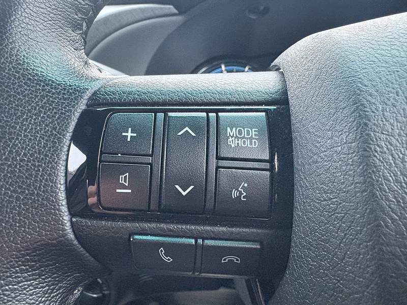 Toyota 2.8 D-4D Invincible X Pickup Double Cab 4dr Diesel Auto 4WD Euro 6 (s/s) (204 ps)