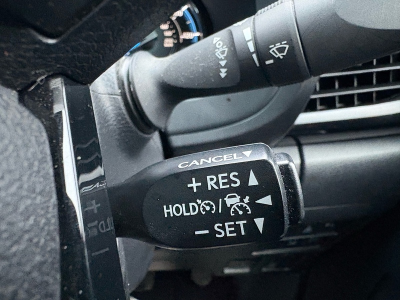 Toyota 2.8 D-4D Invincible X Pickup Double Cab 4dr Diesel Auto 4WD Euro 6 (s/s) (204 ps)