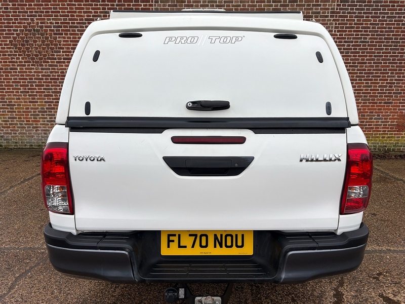 Toyota 2.4 D-4D Active Extra Pickup Extended Cab 4dr Diesel Manual 4WD Euro 6 (s/s) (150 ps)