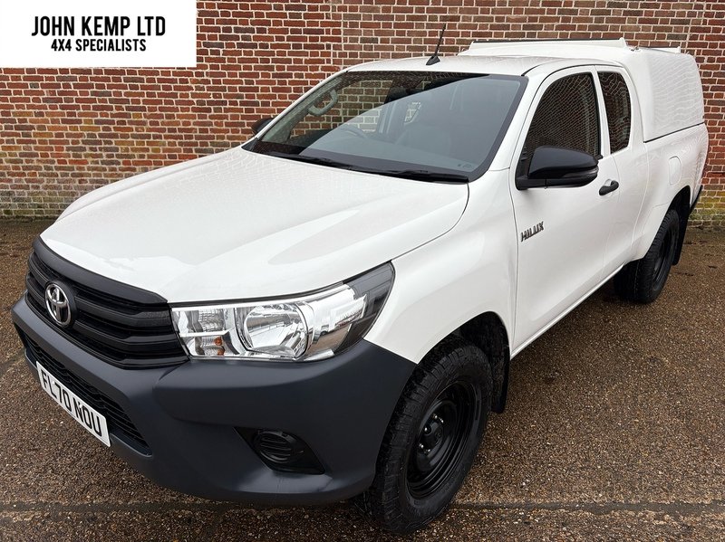 Toyota 2.4 D-4D Active Extra Pickup Extended Cab 4dr Diesel Manual 4WD Euro 6 (s/s) (150 ps)