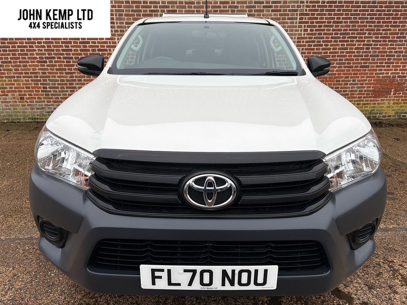 Toyota 2.4 D-4D Active Extra Pickup Extended Cab 4dr Diesel Manual 4WD Euro 6 (s/s) (150 ps)