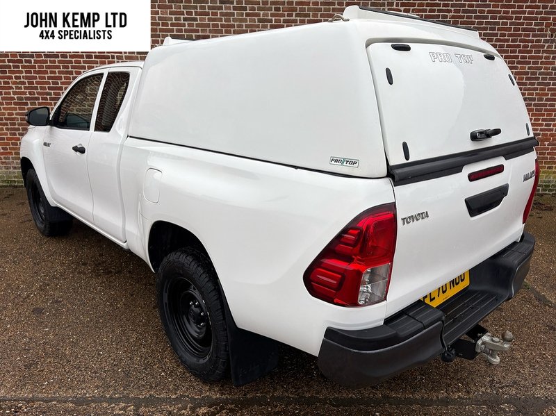 Toyota 2.4 D-4D Active Extra Pickup Extended Cab 4dr Diesel Manual 4WD Euro 6 (s/s) (150 ps)