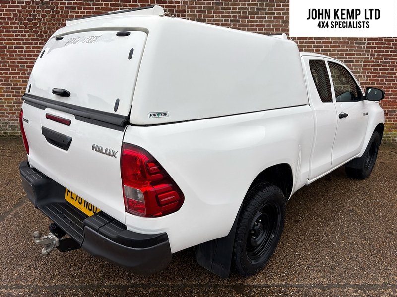 Toyota 2.4 D-4D Active Extra Pickup Extended Cab 4dr Diesel Manual 4WD Euro 6 (s/s) (150 ps)