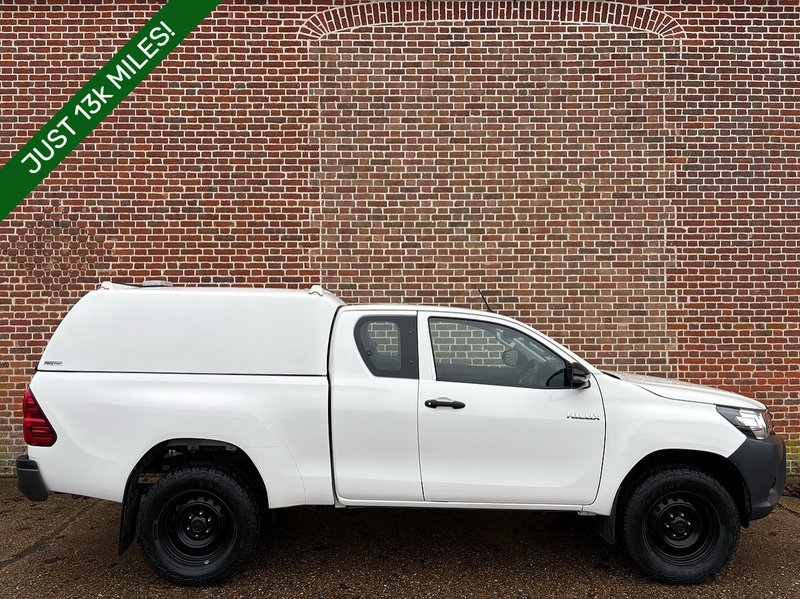 Toyota 2.4 D-4D Active Extra Pickup Extended Cab 4dr Diesel Manual 4WD Euro 6 (s/s) (150 ps)
