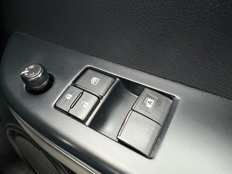 Toyota 2.4 D-4D Active Extra Pickup Extended Cab 4dr Diesel Manual 4WD Euro 6 (s/s) (150 ps)