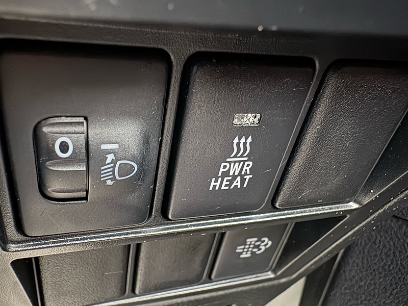 Toyota 2.4 D-4D Active Extra Pickup Extended Cab 4dr Diesel Manual 4WD Euro 6 (s/s) (150 ps)