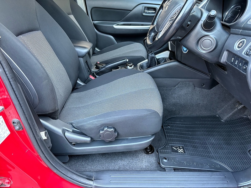 Mitsubishi 2.2 DI-D DC Warrior Pickup Double Cab 4dr Diesel Manual 4WD Euro 6 (s/s) (150 ps)