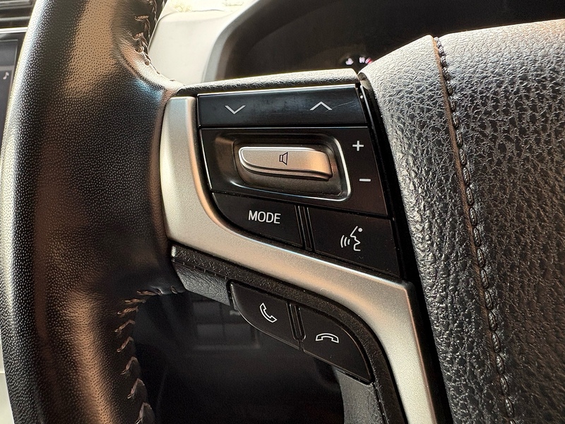 Toyota 2.8D Active (Navi) Panel Van 3dr Diesel Auto 4WD SWB Euro 6 (s/s) (204 ps)