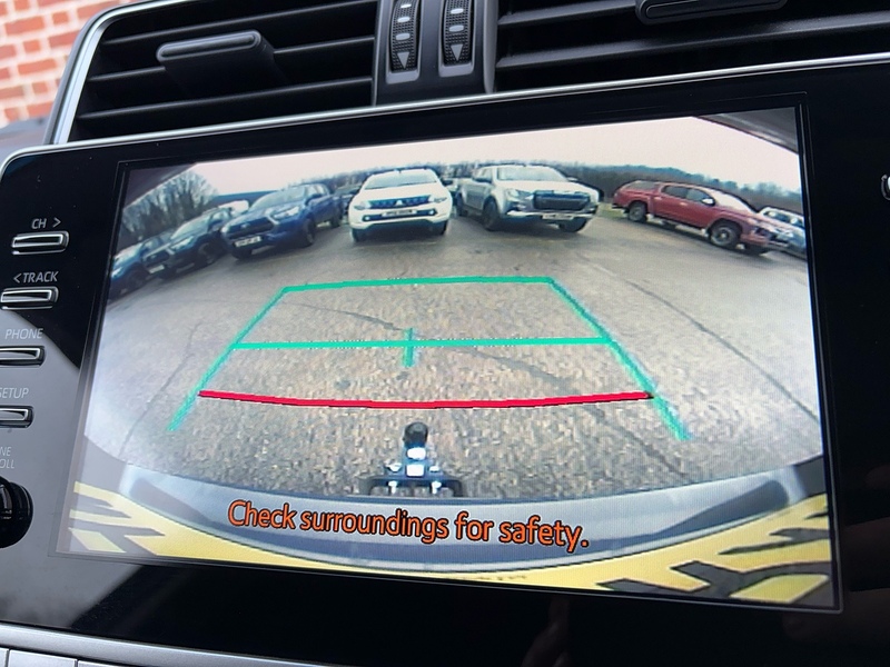 Toyota 2.8D Active (Navi) Panel Van 3dr Diesel Auto 4WD SWB Euro 6 (s/s) (204 ps)