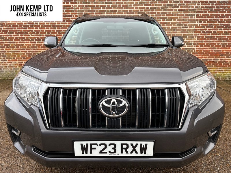 Toyota 2.8D Active (Navi) Panel Van 3dr Diesel Auto 4WD SWB Euro 6 (s/s) (204 ps)