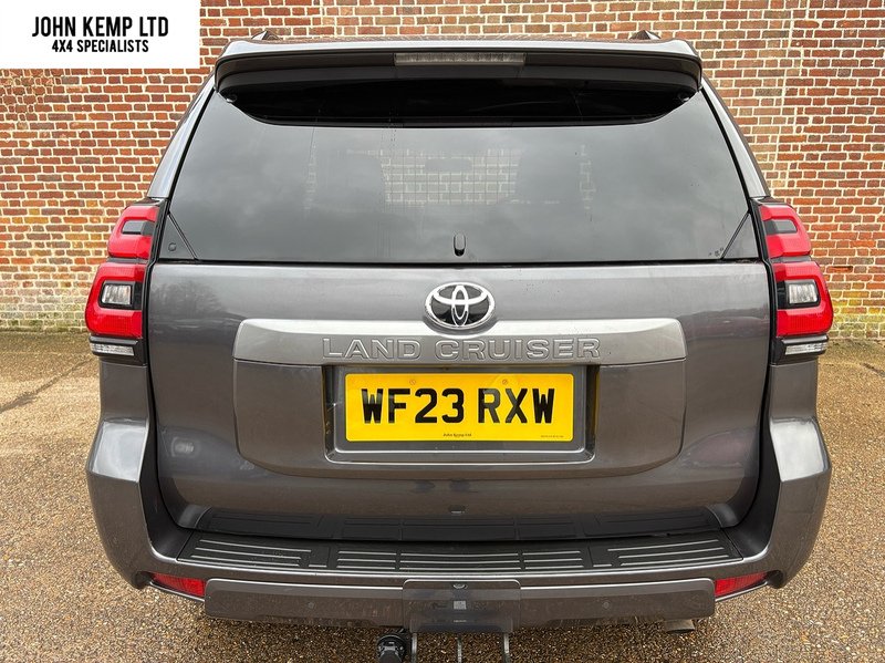 Toyota 2.8D Active (Navi) Panel Van 3dr Diesel Auto 4WD SWB Euro 6 (s/s) (204 ps)