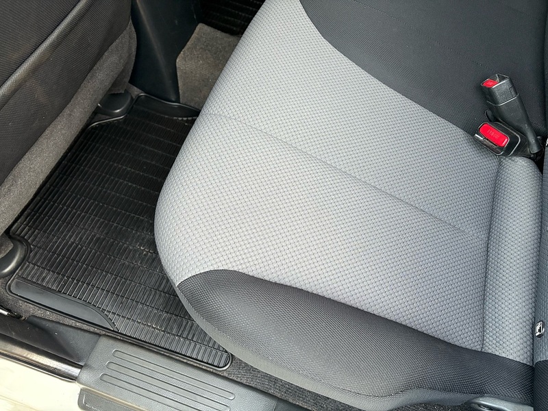 Mitsubishi DI-D DC 4Life Pickup 2.4 Manual Diesel