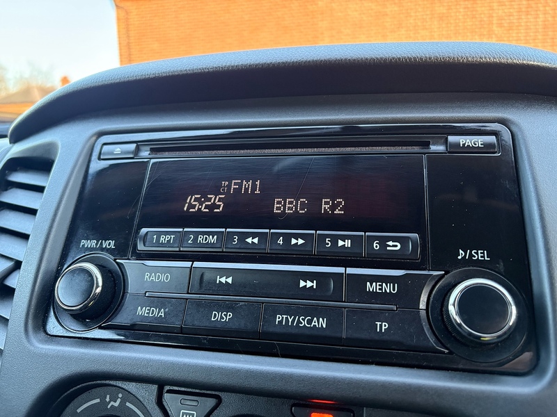 Mitsubishi DI-D DC 4Life Pickup 2.4 Manual Diesel