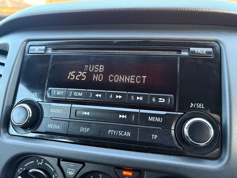 Mitsubishi DI-D DC 4Life Pickup 2.4 Manual Diesel