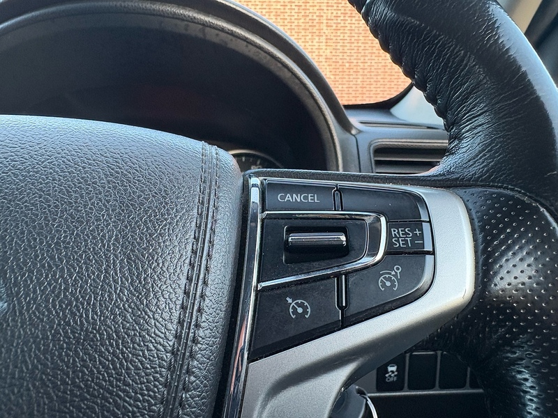 Mitsubishi DI-D DC 4Life Pickup 2.4 Manual Diesel