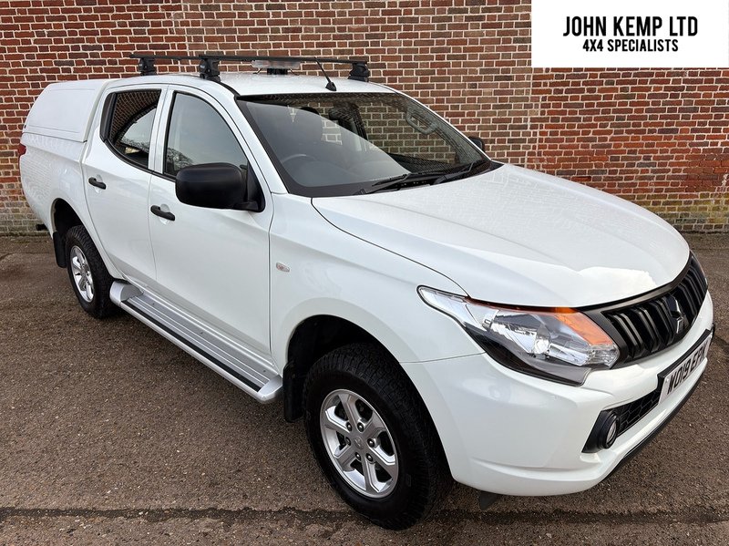 Mitsubishi DI-D DC 4Life Pickup 2.4 Manual Diesel