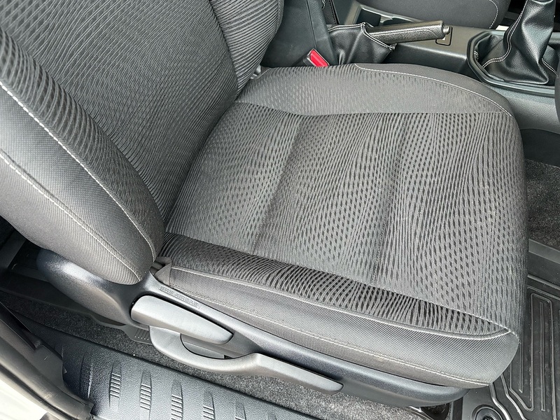 Toyota 2.4 D-4D Active Extra Pickup Extended Cab 4dr Diesel Manual 4WD Euro 6 (s/s) (150 ps)